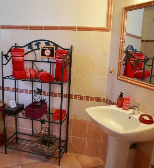 غرفة قياسية مزوَّدة بتراس, Chambres D Hôtes Le Clos Des Oliviers