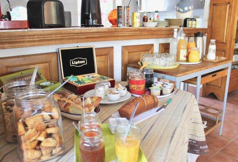 غرفة قياسية مزوَّدة بتراس, Chambres D Hôtes Le Clos Des Oliviers