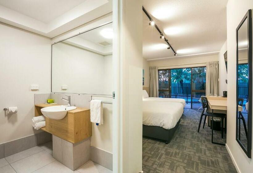 إستوديو قياسى, Nightcap At Kawana Waters