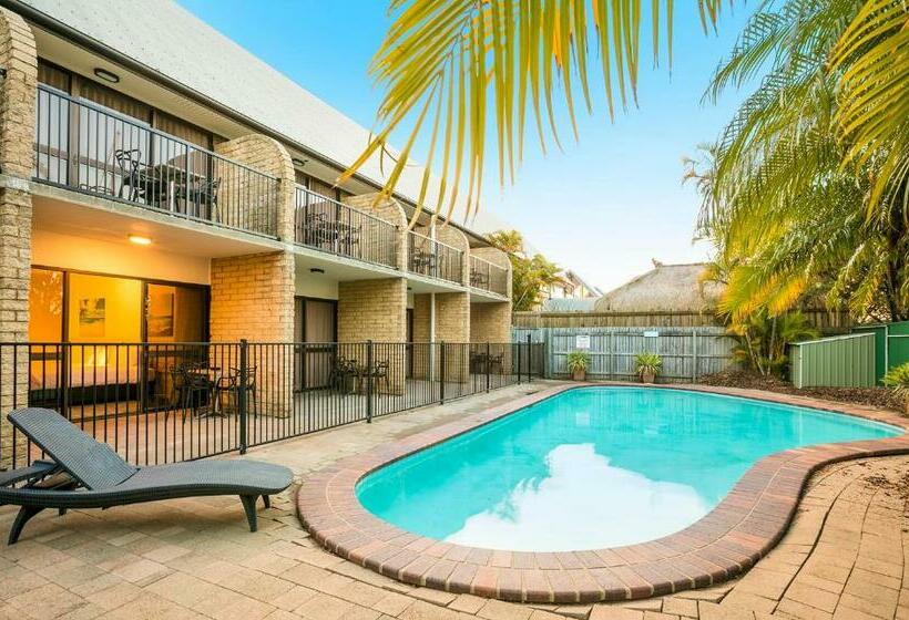 إستوديو قياسى, Nightcap At Kawana Waters