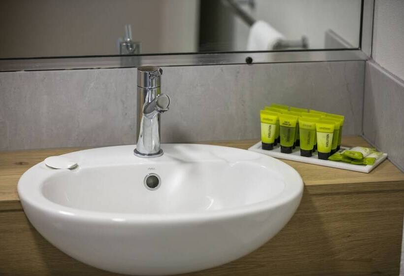 شقة 3 غرف, Nightcap At Kawana Waters