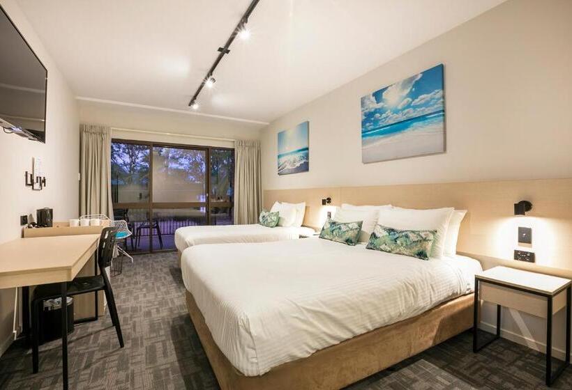 إستوديو قياسى, Nightcap At Kawana Waters