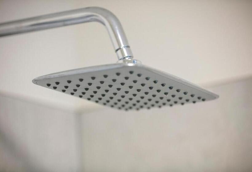 شقة 3 غرف, Nightcap At Kawana Waters