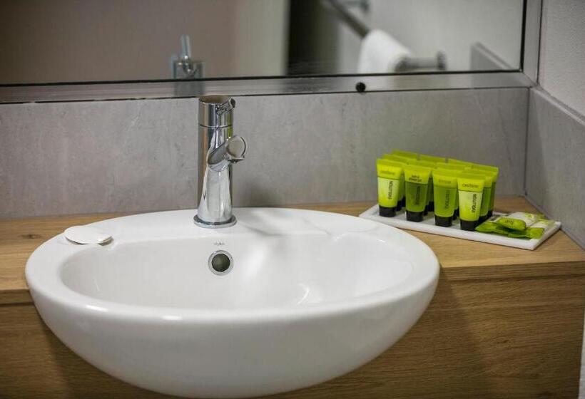 شقة 3 غرف, Nightcap At Kawana Waters