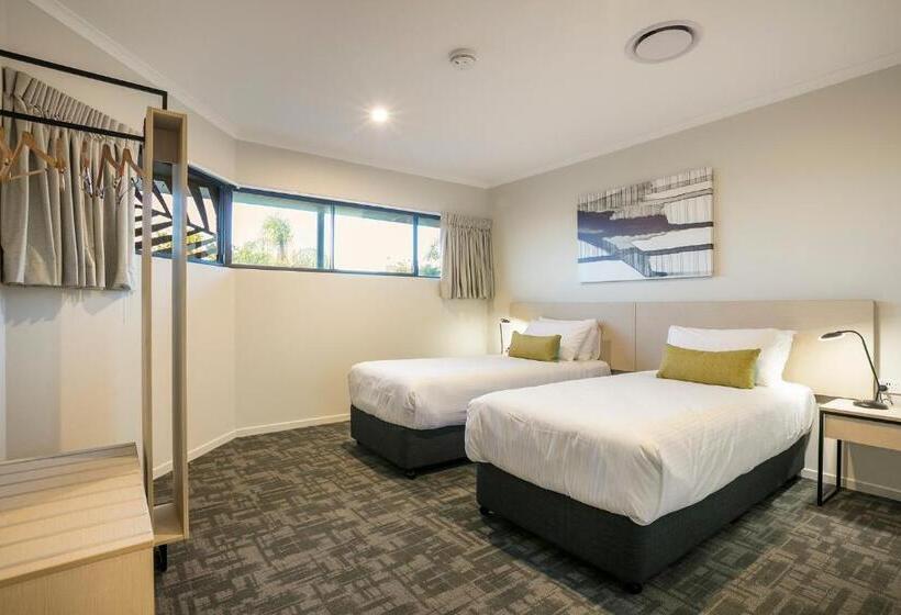 شقة 3 غرف, Nightcap At Kawana Waters