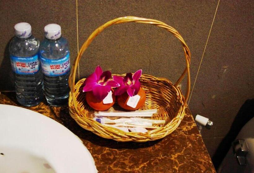 اتاق خانوادگی, Parent Heritage Angkor Villa