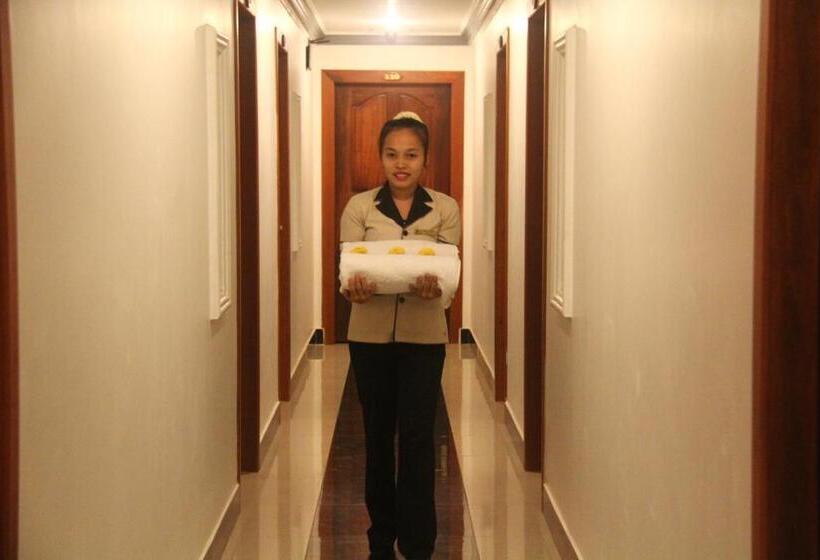 اتاق خانوادگی, Parent Heritage Angkor Villa