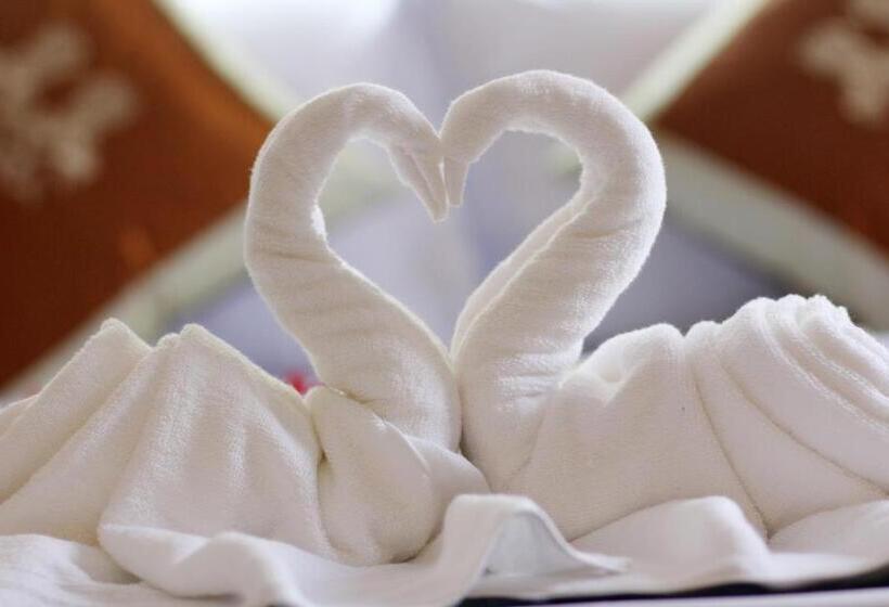 اتاق خانوادگی, Parent Heritage Angkor Villa