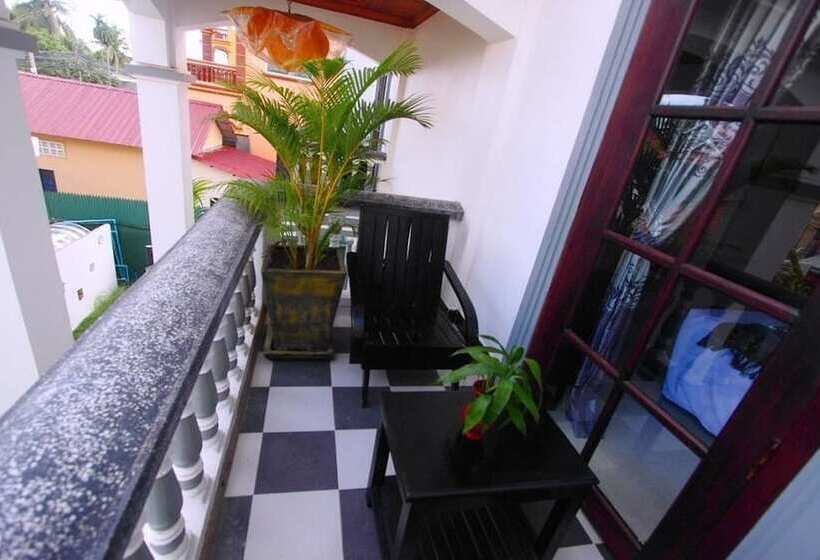 اتاق خانوادگی, Parent Heritage Angkor Villa