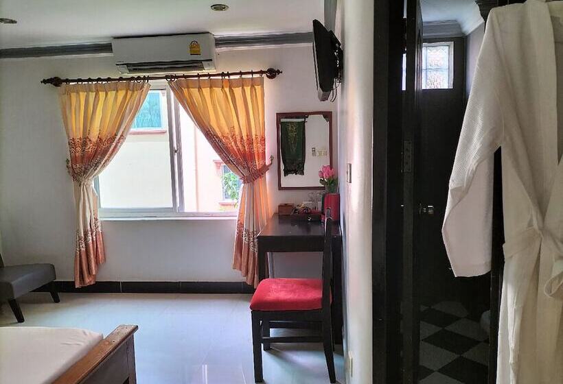 اتاق خانوادگی, Parent Heritage Angkor Villa