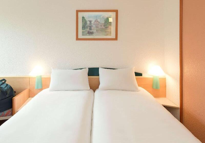 اتاق خانوادگی, Parent Heritage Angkor Villa