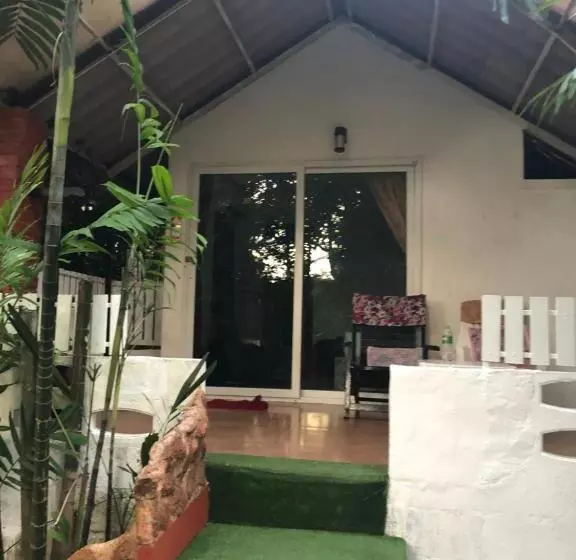 スタンダードバンガロー, Pine Bungalow