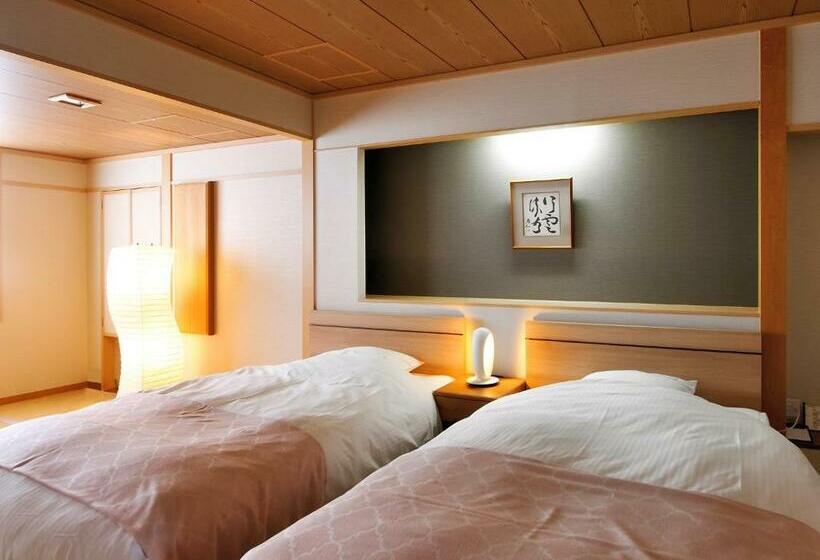 자쿠지 스위트, Tsubakino