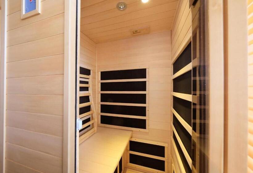 자쿠지 스위트, Tsubakino