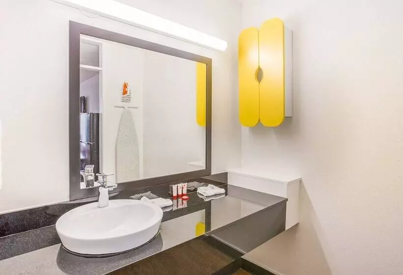 デラックスルーム, Travelodge By Wyndham Baton Rouge East