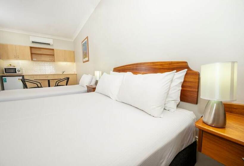 استودیو ساده, Shamrock Gardens Motel