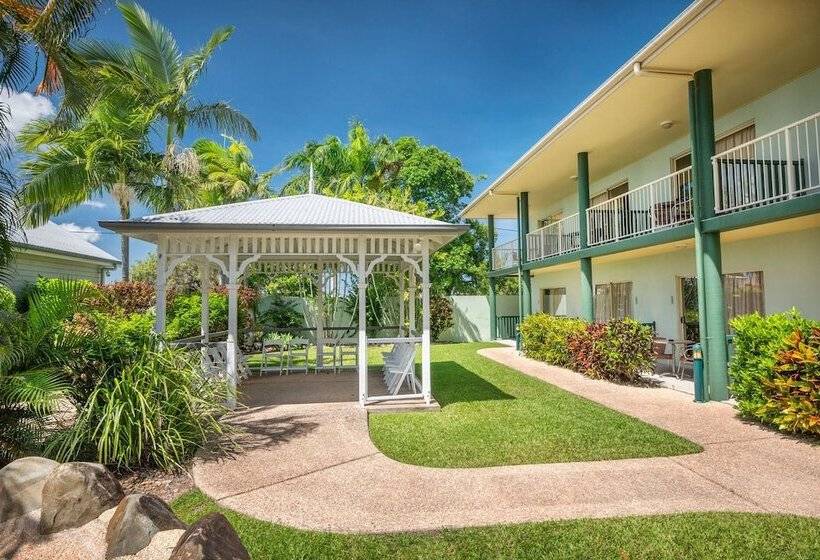 Студио Базик, Shamrock Gardens Motel