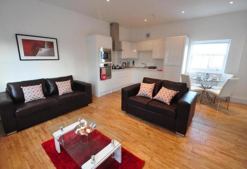 Апартаменты 2 Спальни, Andover Apartments