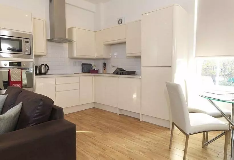 ２ベッドルームアパートメント, Andover Apartments