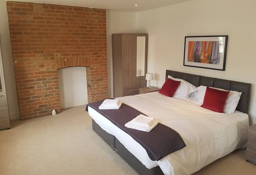 Апартаменты 1 Спальня, Andover Apartments