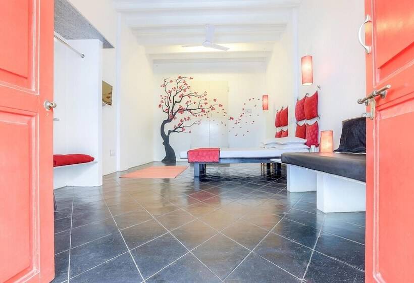 Deluxe Kamer, Itsy Hotels Red Lotus Heritage, Promenade Beach