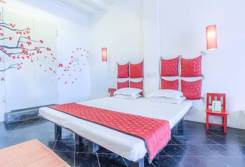 Quarto Deluxe, Itsy Hotels Red Lotus Heritage, Promenade Beach