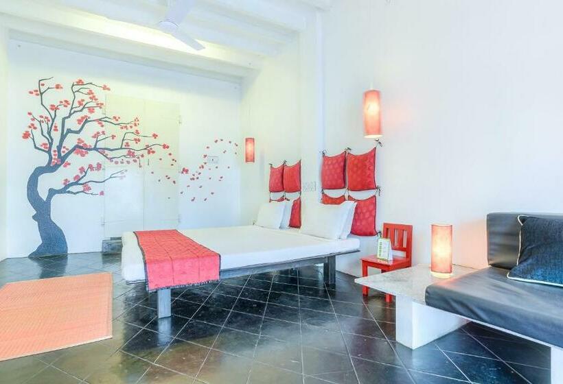 Quarto Deluxe, Itsy Hotels Red Lotus Heritage, Promenade Beach