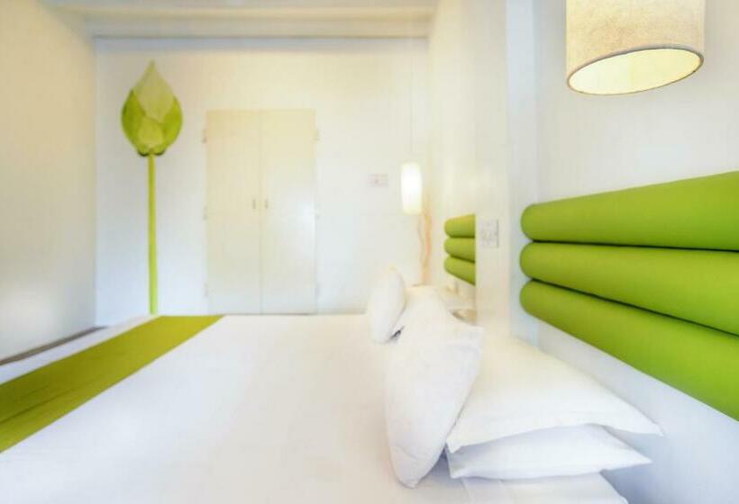 Deluxe Kamer, Itsy Hotels Red Lotus Heritage, Promenade Beach