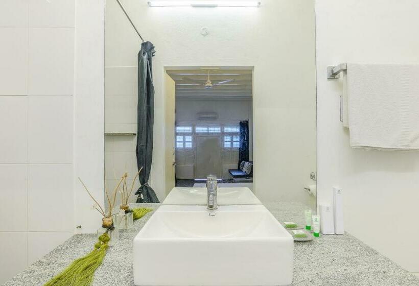 Deluxe Kamer, Itsy Hotels Red Lotus Heritage, Promenade Beach