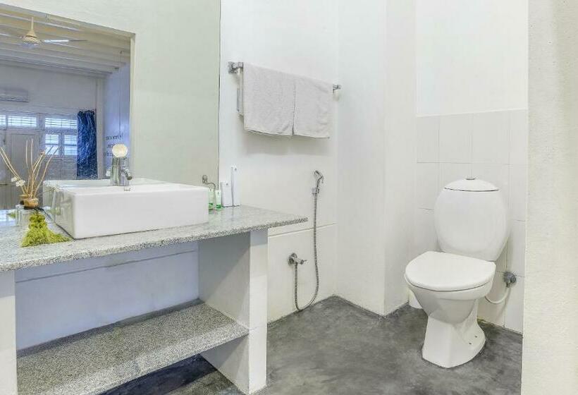 Deluxe Kamer, Itsy Hotels Red Lotus Heritage, Promenade Beach