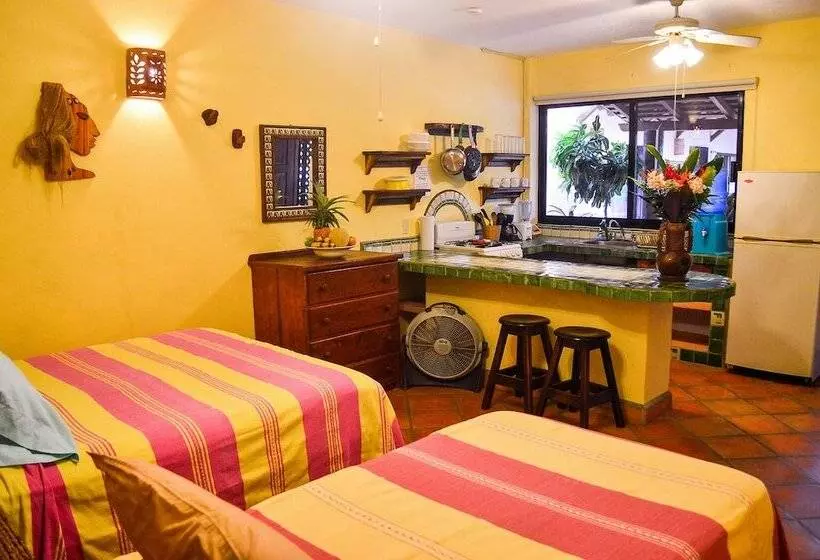 استودیوی کلاسیک, Casamar Suites