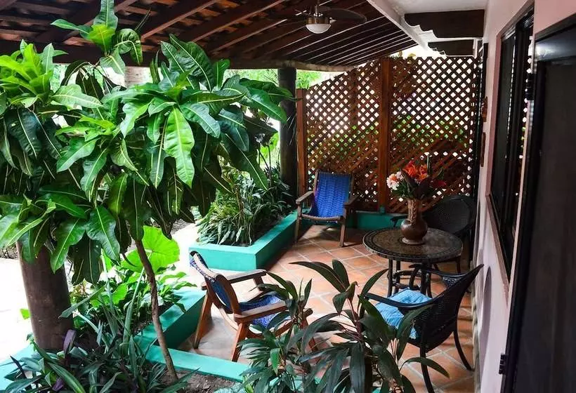 استودیوی کلاسیک, Casamar Suites