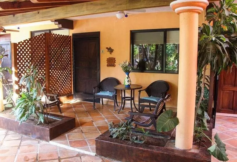 استودیوی کلاسیک, Casamar Suites