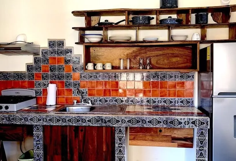 استودیوی استاندارد, Casamar Suites
