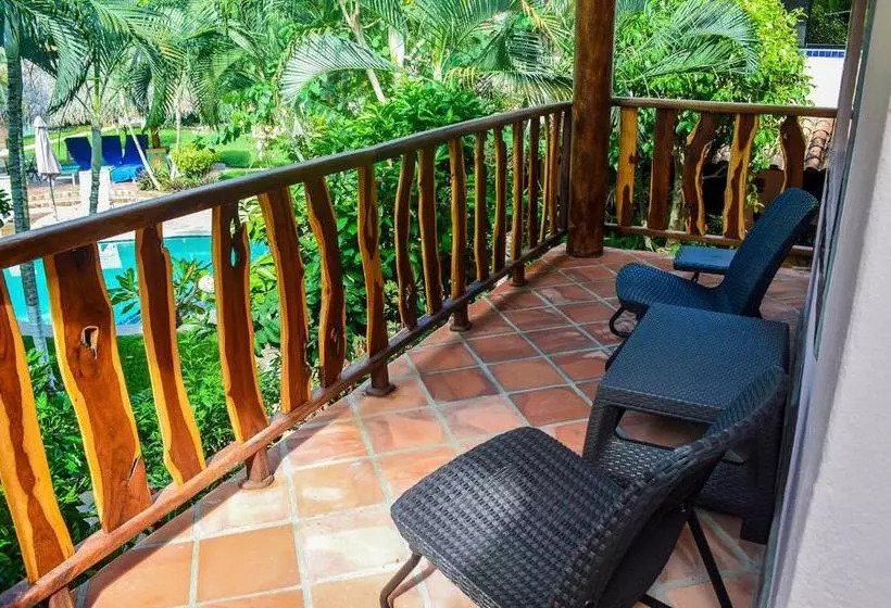 استودیوی استاندارد, Casamar Suites