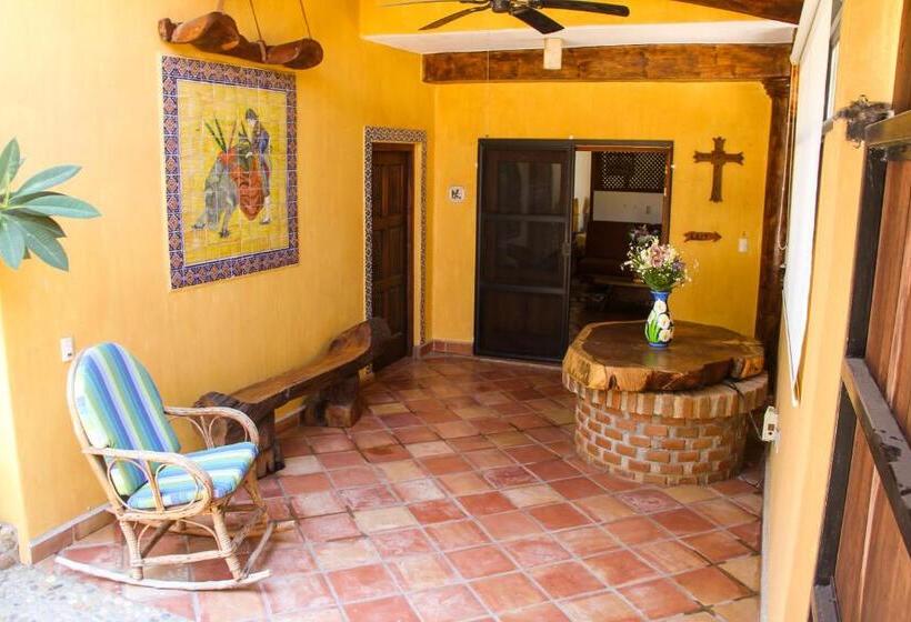 דירת חדר בקומת קרקע, Casamar Suites