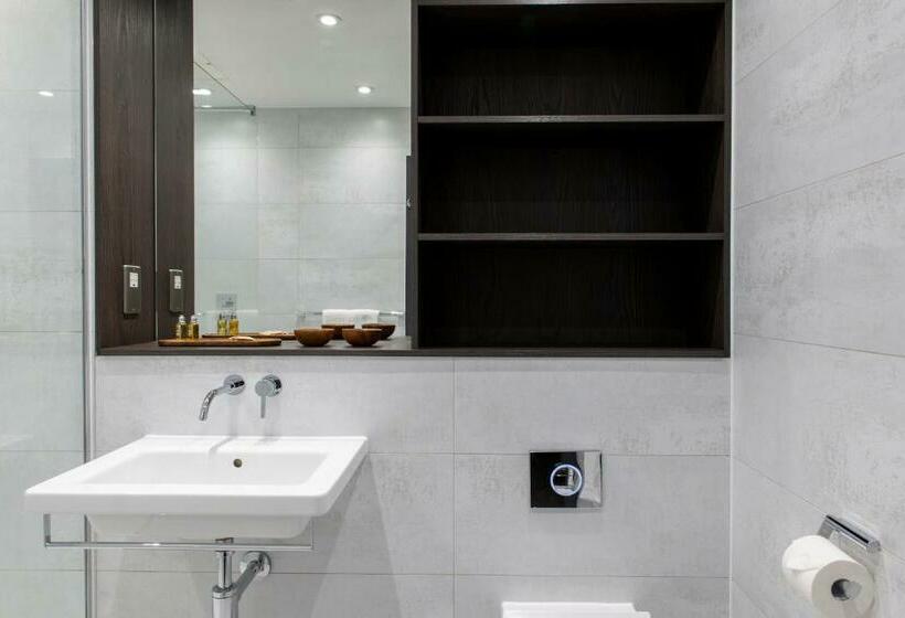 标准工作室, Cove Cannon Street