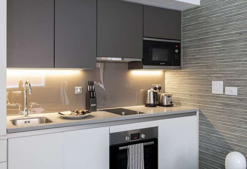 标准工作室, Cove Cannon Street