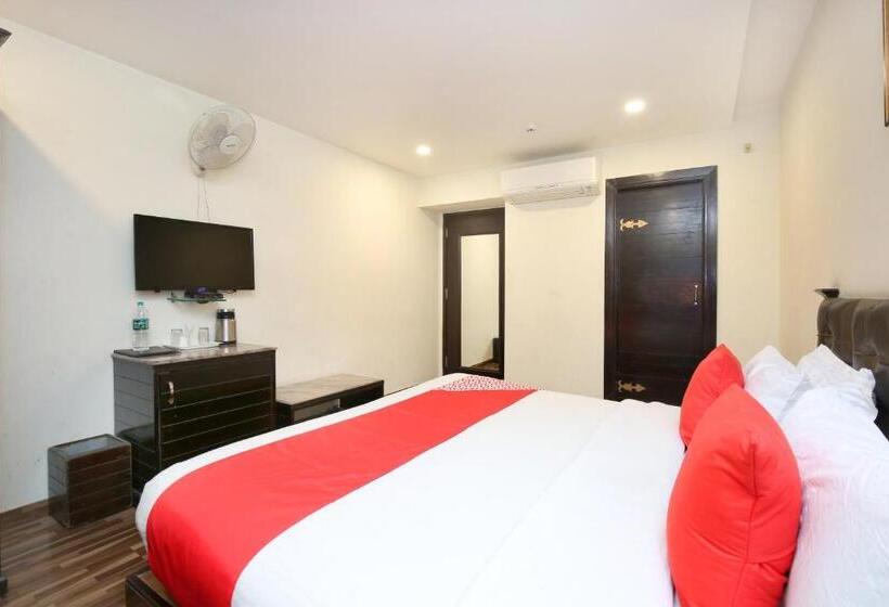 Pokój Deluxe, Akashdeep 22