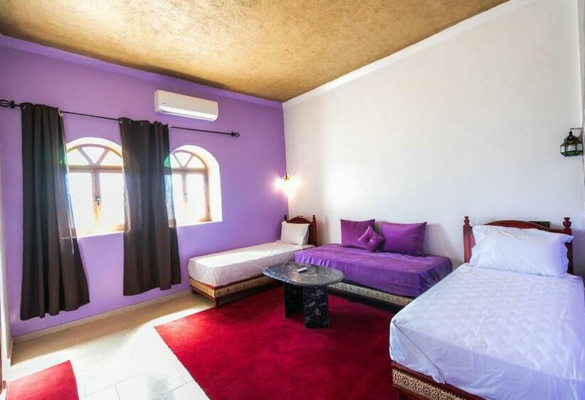 اتاق استاندارد چهار تخته, Auberge Sahara