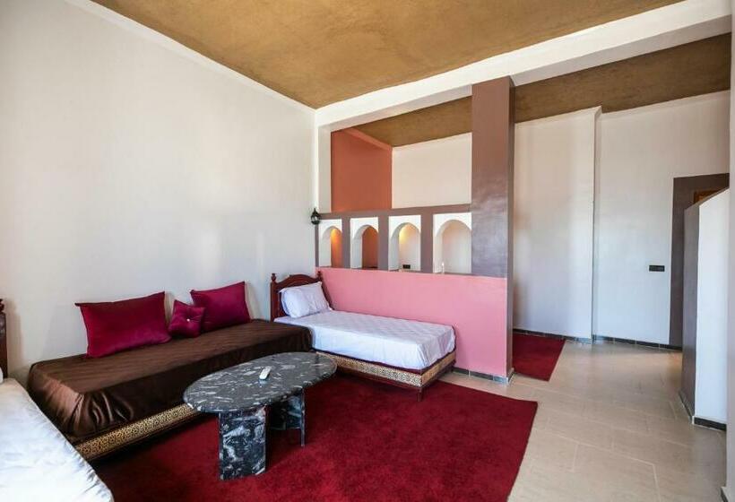 اتاق استاندارد سه نفره, Auberge Sahara