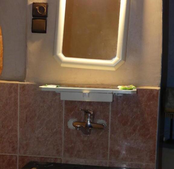 Economy Triple Room, Auberge Sahara