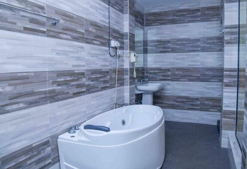 家庭间, Ceylon Sea