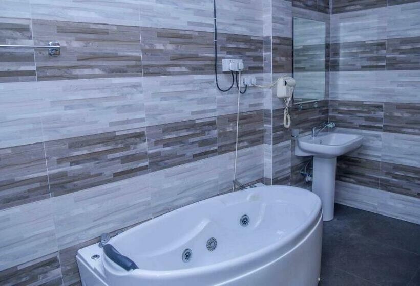 家庭间, Ceylon Sea