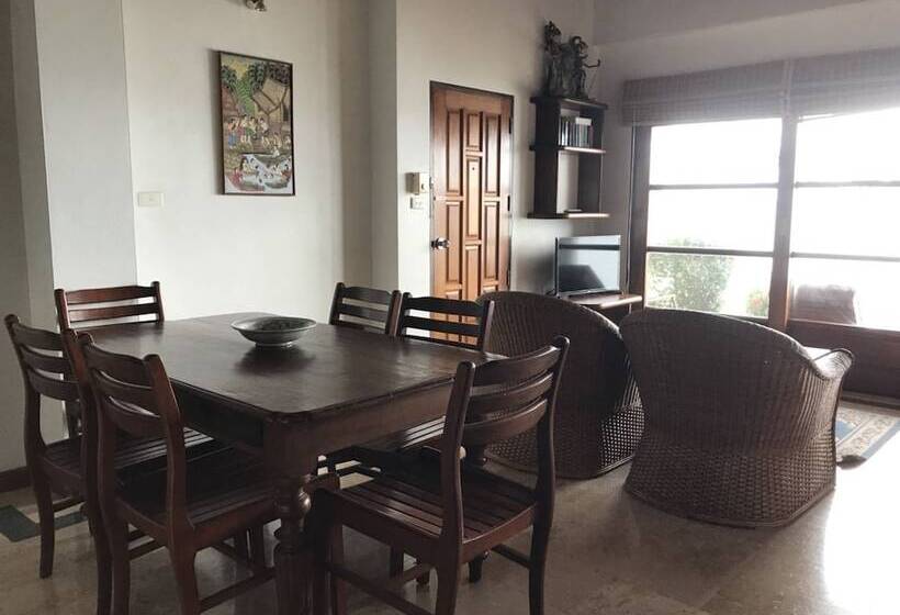 جناح, Grand Villa La Perla