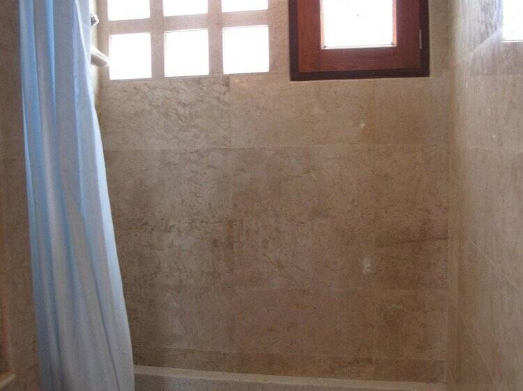 جناح, Grand Villa La Perla