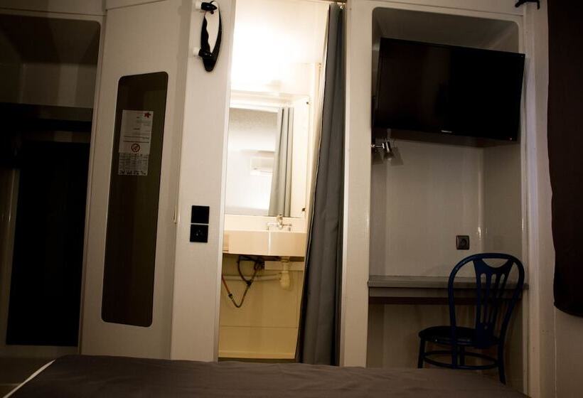 Номер Стандарт Трехместный, Hôtel Althea   Piscine Et Sauna