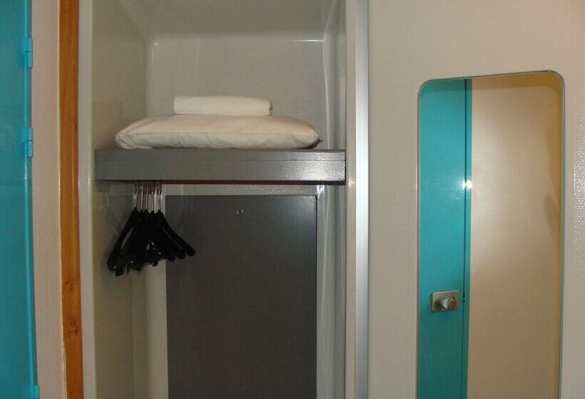 Номер Стандарт Трехместный, Hôtel Althea   Piscine Et Sauna