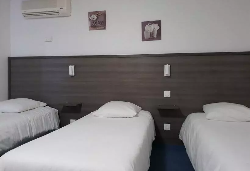 スタンダードトリプルルーム, Hôtel Althea   Piscine Et Sauna