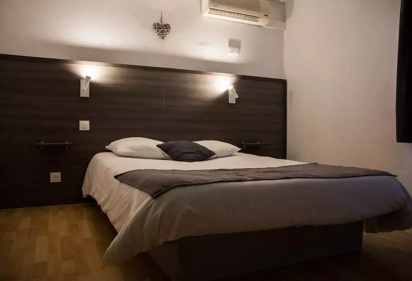 スタンダードトリプルルーム, Hôtel Althea   Piscine Et Sauna